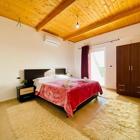 Lahuta E Vjeter Agroturizem Otel Lac Dış mekan fotoğraf