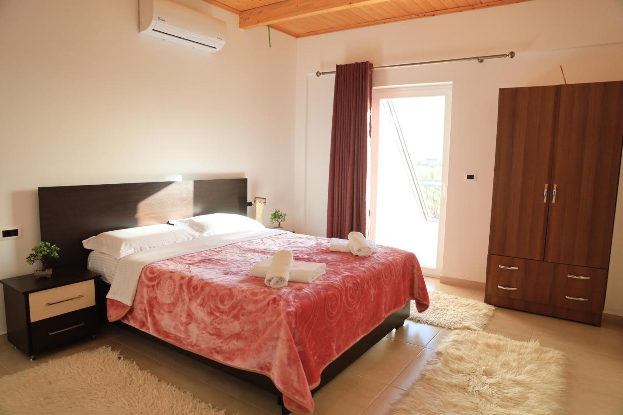 Lahuta E Vjeter Agroturizem Otel Lac Dış mekan fotoğraf