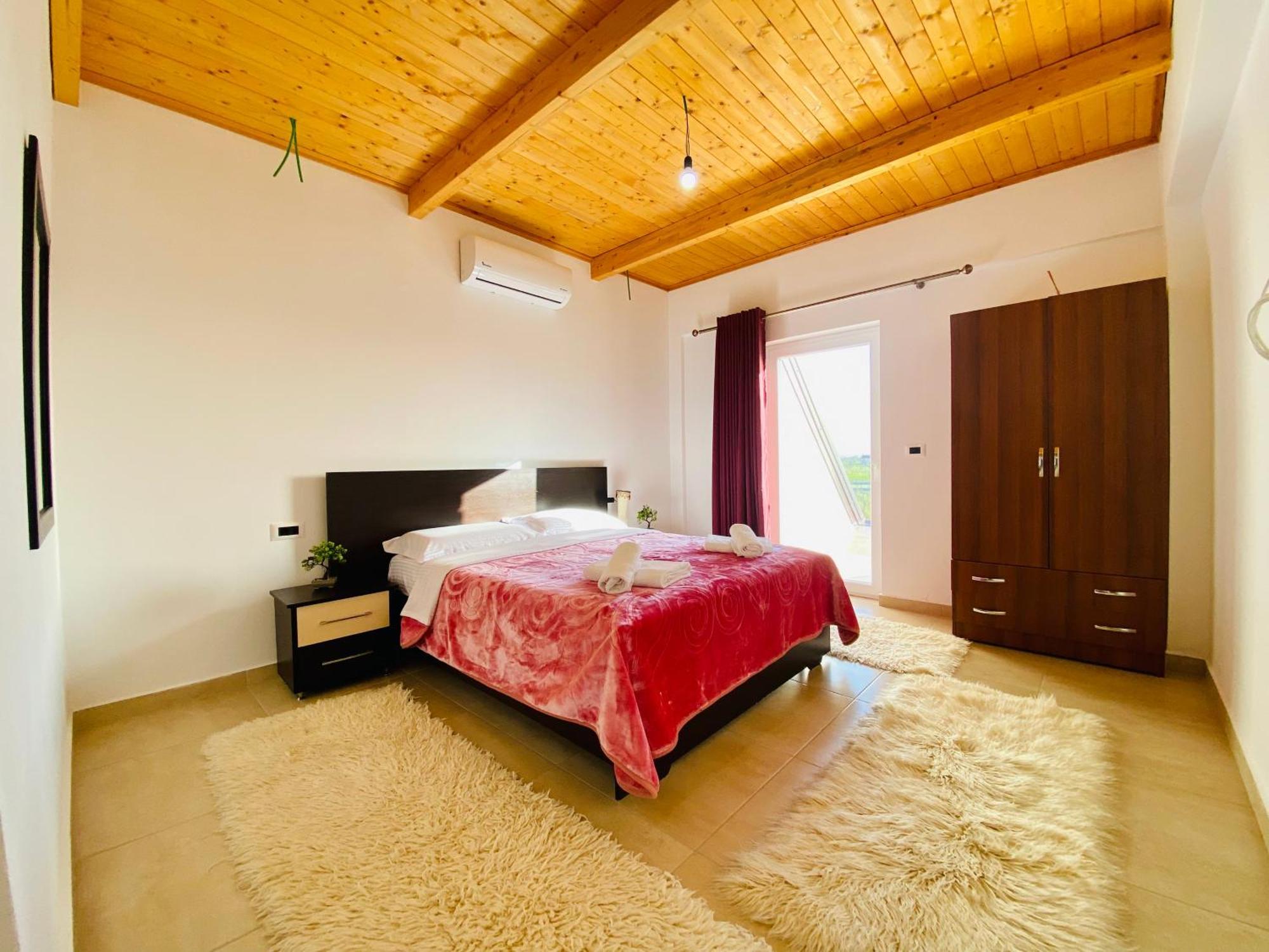 Lahuta E Vjeter Agroturizem Otel Lac Dış mekan fotoğraf
