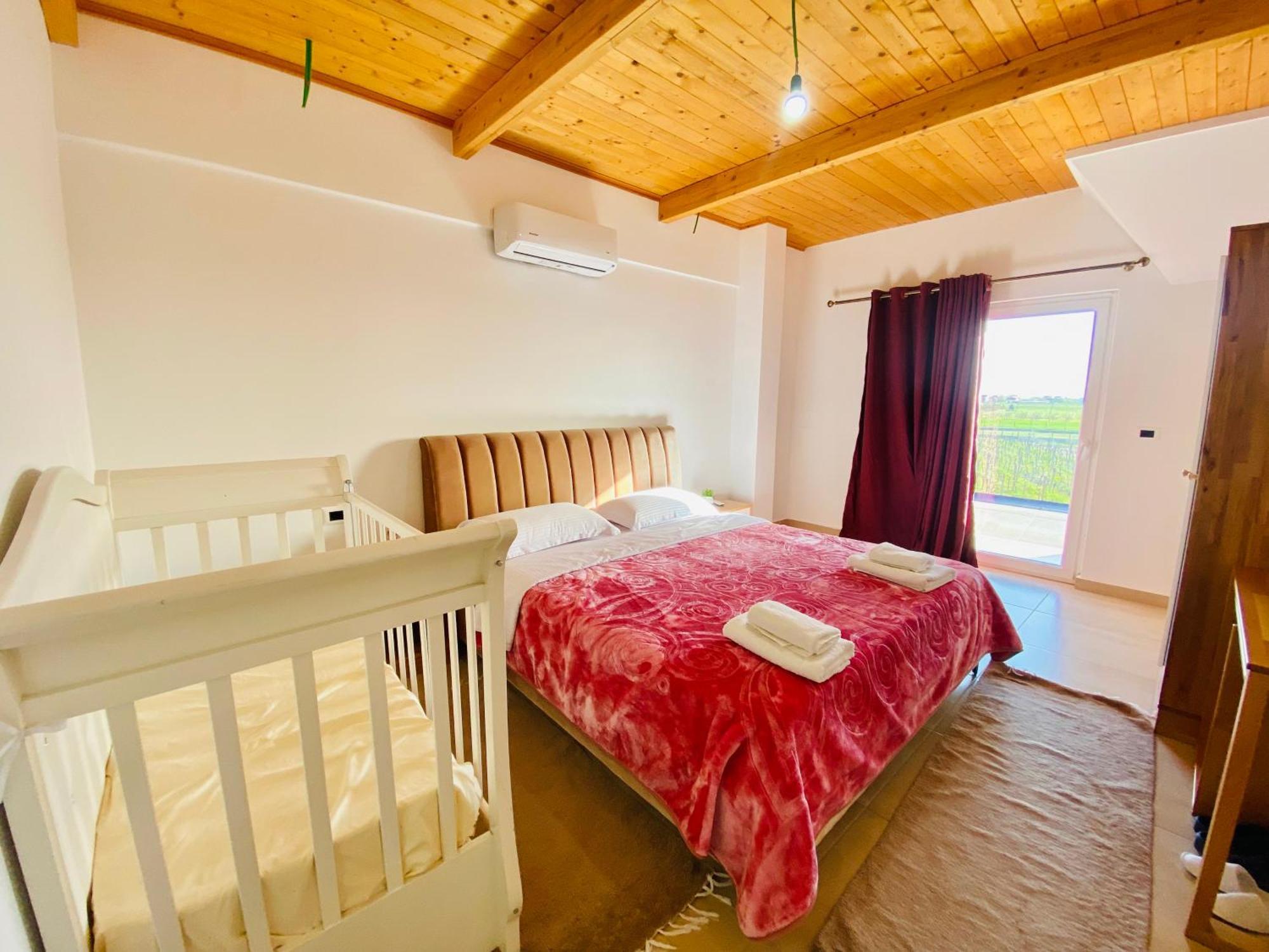 Lahuta E Vjeter Agroturizem Otel Lac Dış mekan fotoğraf