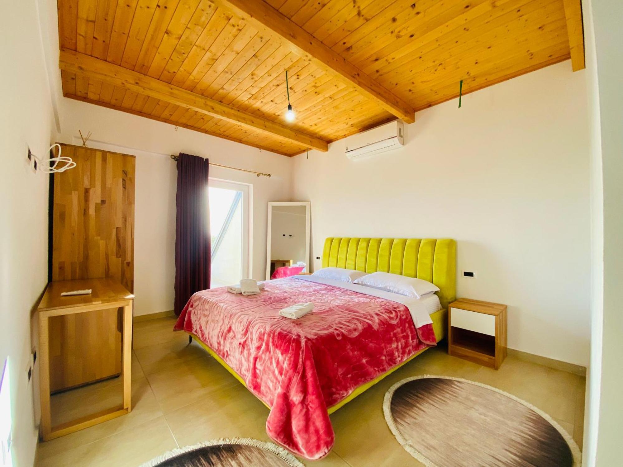 Lahuta E Vjeter Agroturizem Otel Lac Dış mekan fotoğraf